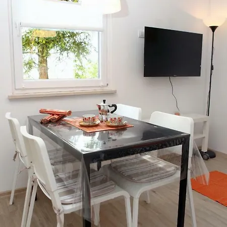 アパート Fully Furnished Studio A/c Wifi Map ポルトローシュ