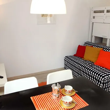 Fully Furnished Studio A/c Wifi Map 아파트