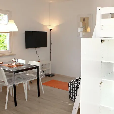 アパート Fully Furnished Studio A/c Wifi Map ポルトローシュ